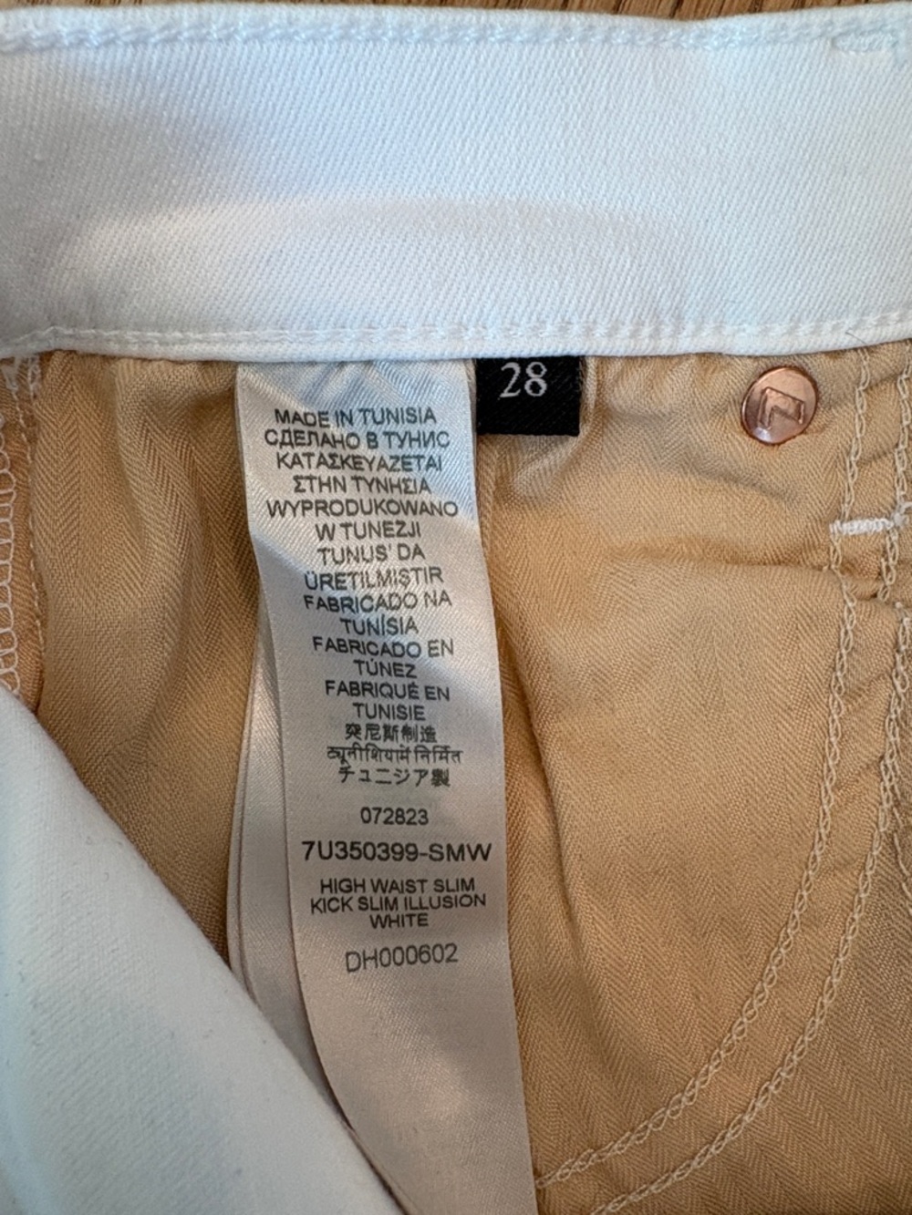 NWT 7 For All Mankind White Slim Illusion Jean. Size 28 - Picture 7 of 7